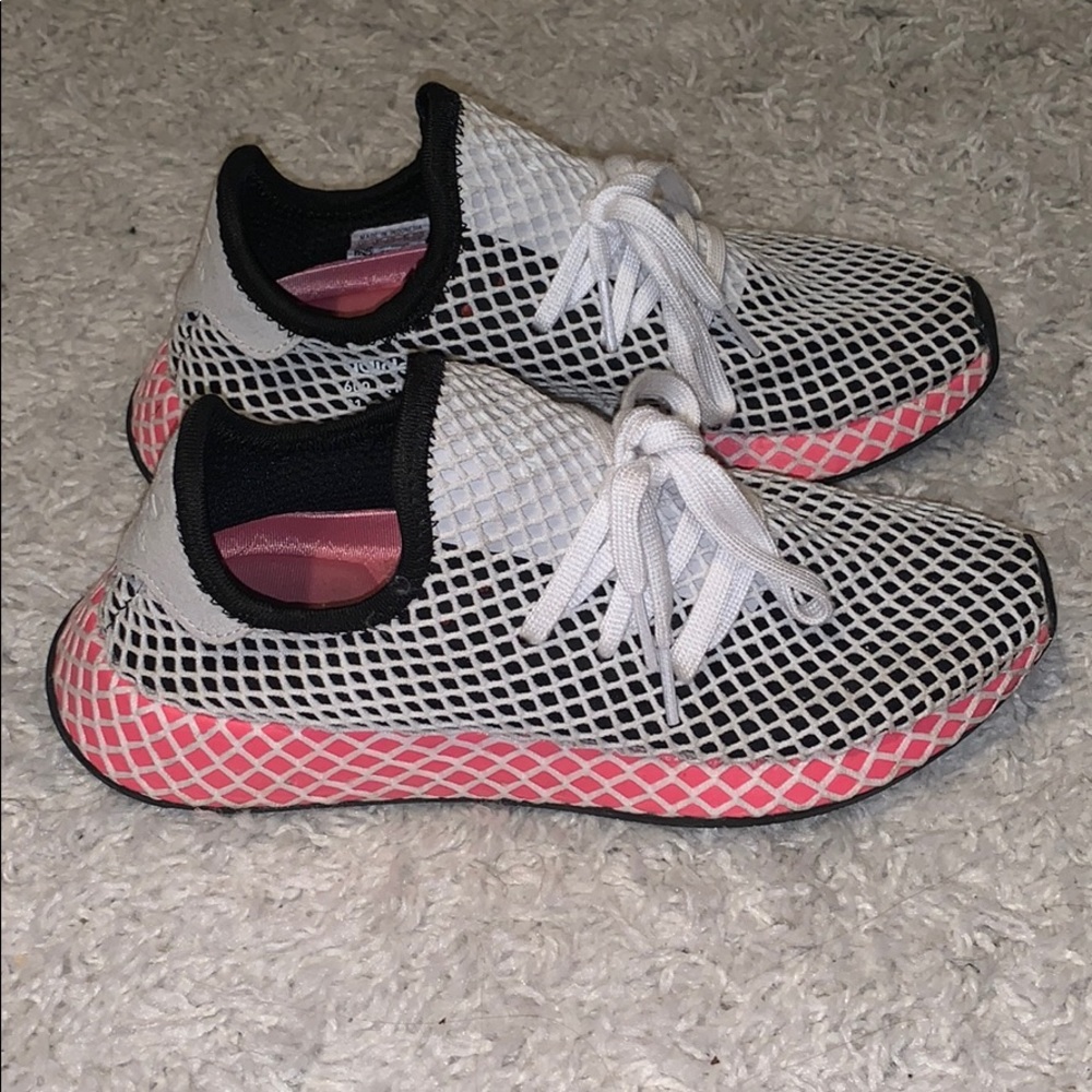 Adidas shoe - Picture 3 of 4